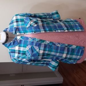 Barely worn blue green flannel size Med Arizona Jean